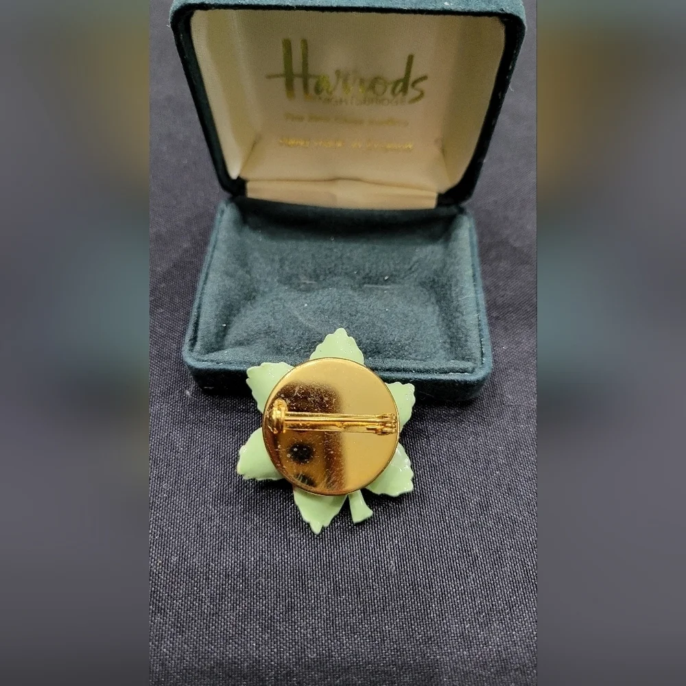 🌹 NWOT Vintage Harrods Cream Rose Brooch – Gold Tone | Elegant Floral Pin